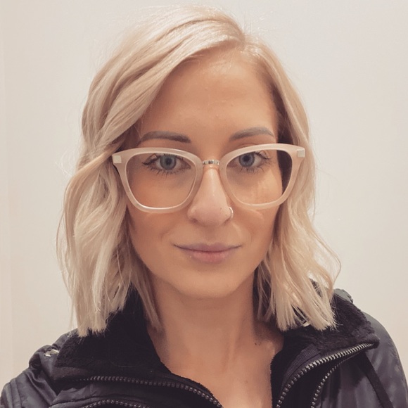 Meet your Posher, Amber - Picture 1 of 1